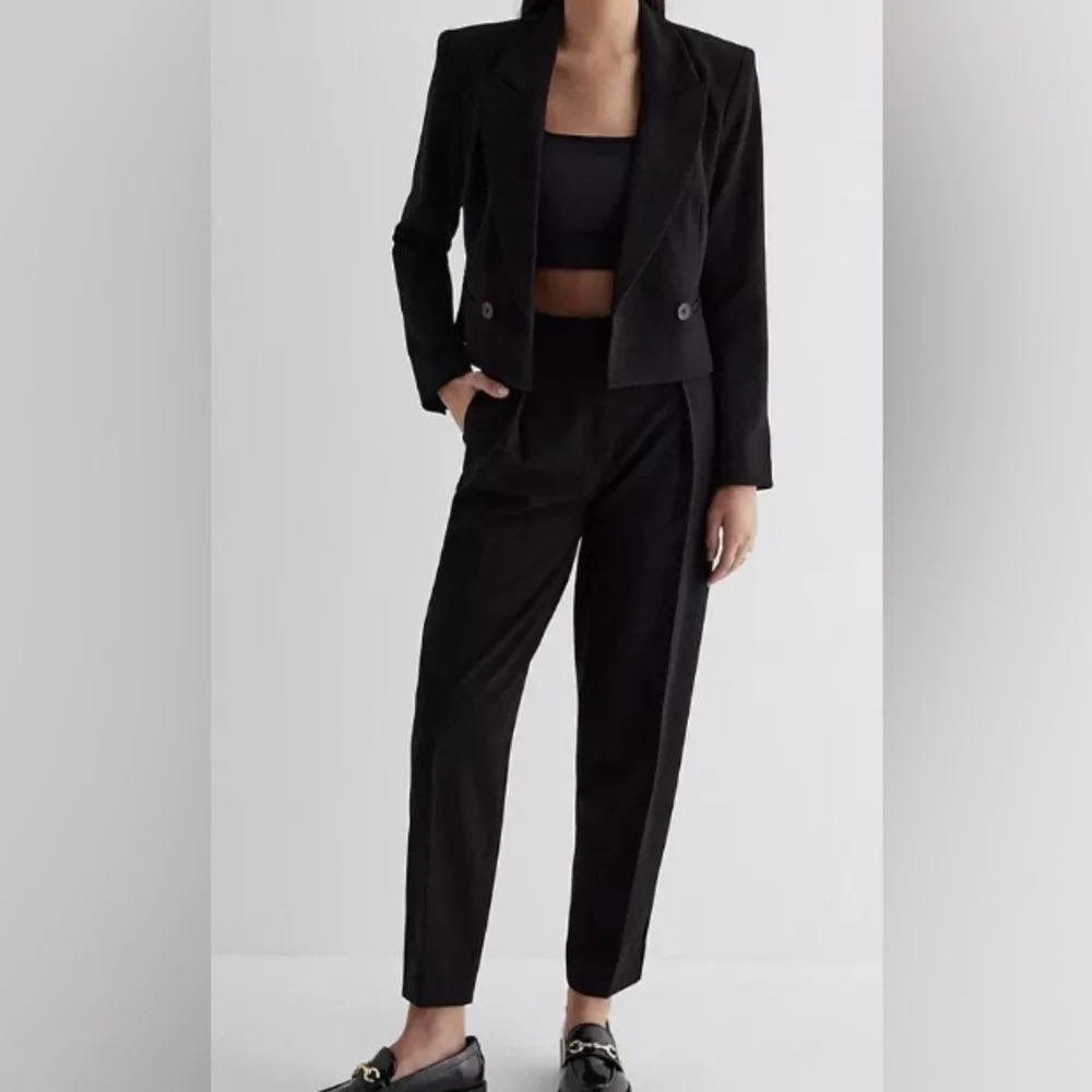 Express Black Stylist Peak Lapel Double Breasted Cropped Blazer - Picture 2 of 9